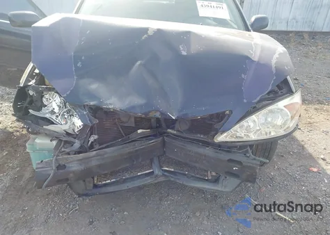 2003 Toyota Camry Le z USA, uszkodzony, nr VIN 4T1BE32K43U669407